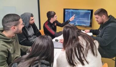 AI, layoffs leave computer science graduates struggling to find work