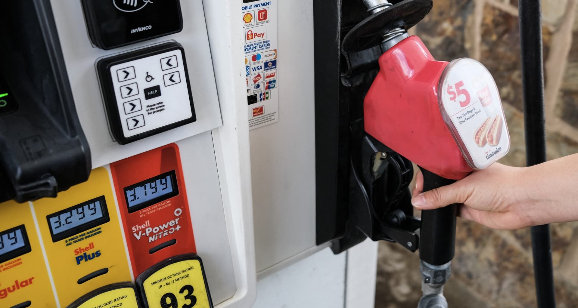 Gas is expected to get cheaper this fall, one expert says