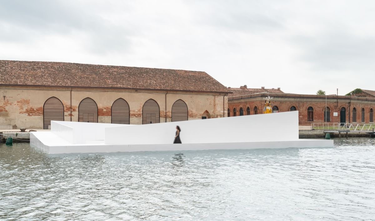 Carlo Ratti and Höweler + Yoon launch floating plaza in Venice | News