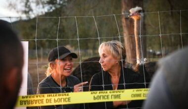 2 people arrested at B.C. ostrich farm facing cull over avian flu