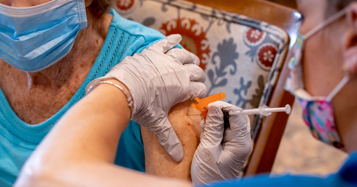 For some, Medicare isn't covering the updated Covid vaccine yet