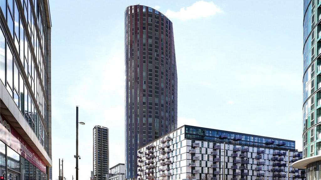 Architect struck off for helping romantic partner cheat in her exams