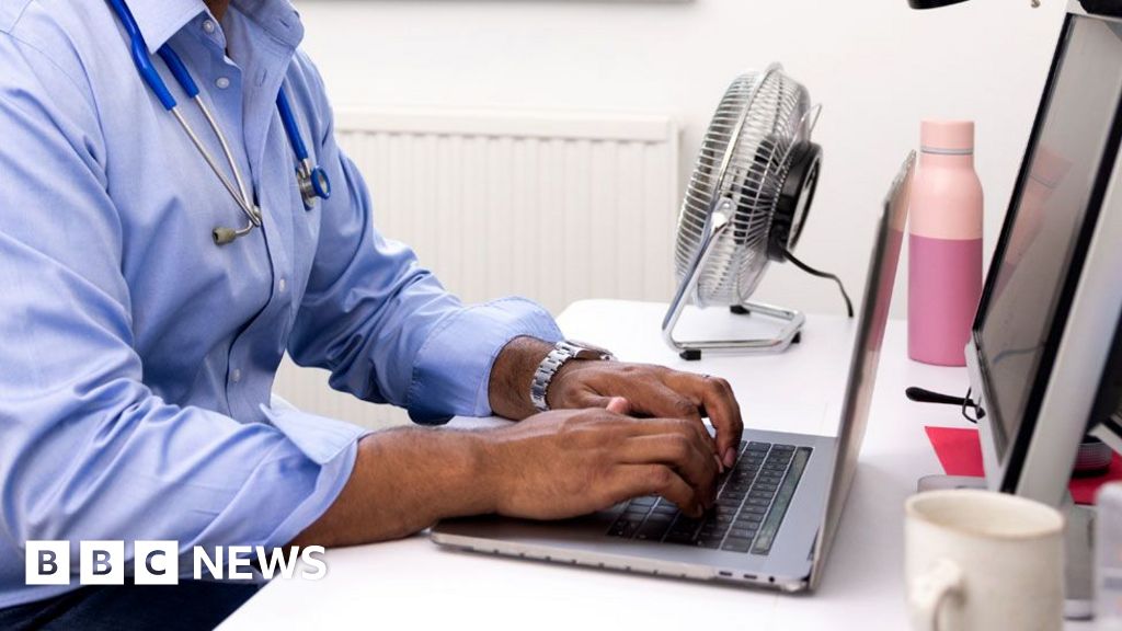 New GP online booking system 'risks patient safety', doctors warn