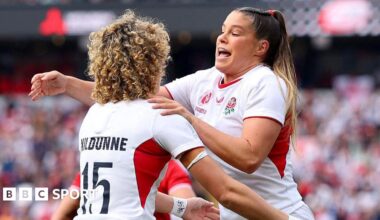Tony Jacklin lifts the Ryder Cup in 1975