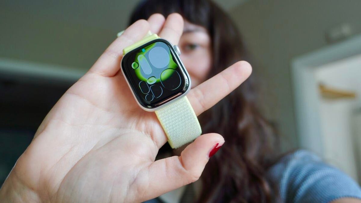 I compared the best smartwatches from Samsung and Apple - here's how the Watch Series 11 wins