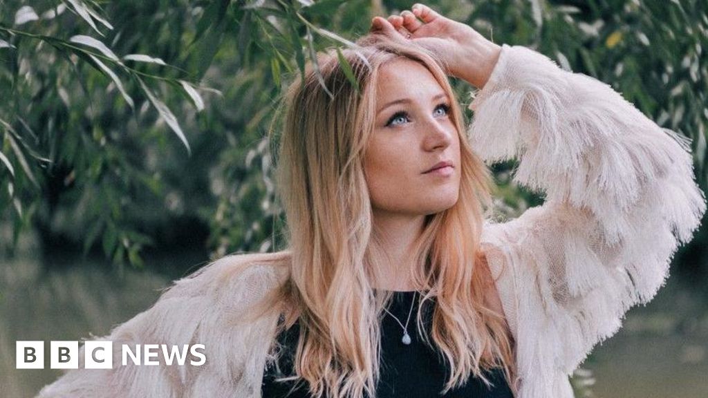 'Overwhelming support' for Dolly Mavies after JD Vance walkout