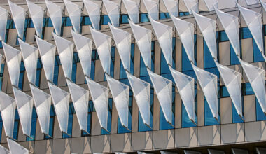 Behnisch Architekten completes UPenn laboratory with ETFE sunshades | News