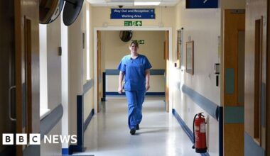Hospitals warn staff under pressure as NHS waiting lists rise