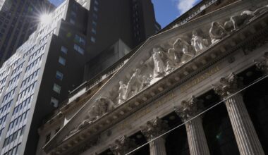 S&P/TSX closes lower as markets take a breather, U.S. markets gain ground