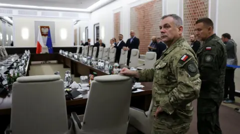 Reuters General Wieslaw Kukula, chief of the General Staff of the Polish Armed Forces arrives for an extraordinary government meeting at the Chancellery of the Prime Minister