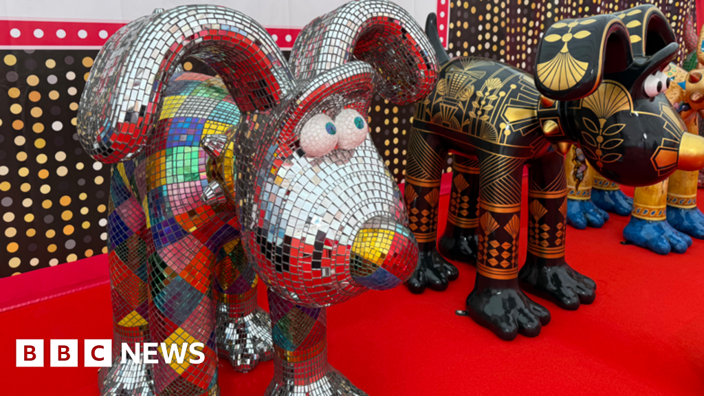 Wallace & Gromit sculptures gathered together for grand show