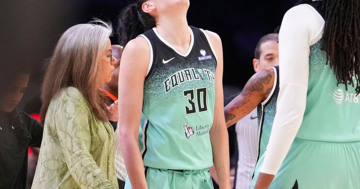 Breanna Stewart injures left knee in New York Liberty’s Game 1 win over Phoenix Mercury