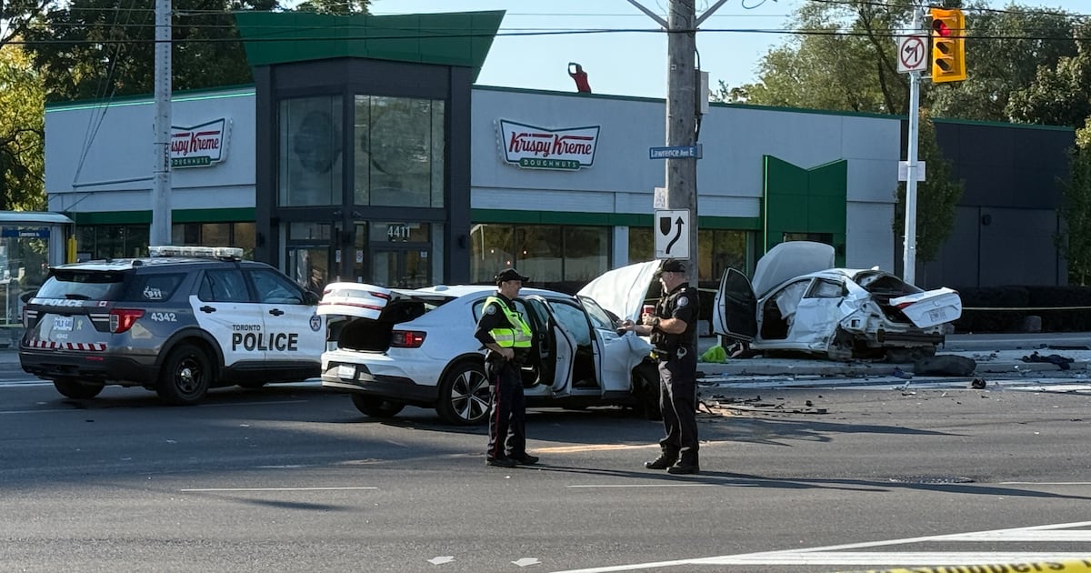 3 injured in crash at Kingston Rd. and Lawrence Ave