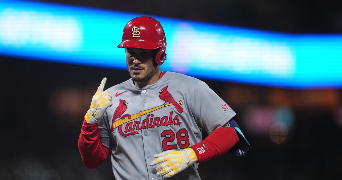 Burleson hits go-ahead single in 9th, Donovan adds career-best 4 doubles, Cardinals beat Giants