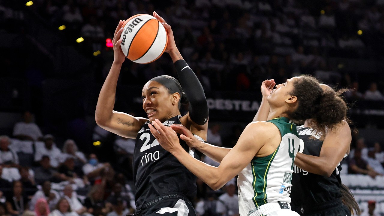 Red-hot Aces rout Storm to take Game 1