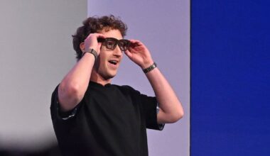 Mark Zuckerberg unveils Meta’s newest AI-powered smart glasses - CTV News