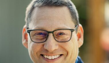 Avi Lewis to launch federal NDP leadership bid