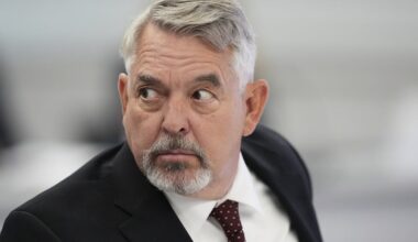 Kennedy’s vaccine advisers change U.S. COVID shot guidance, calling them an individual choice - CTV News