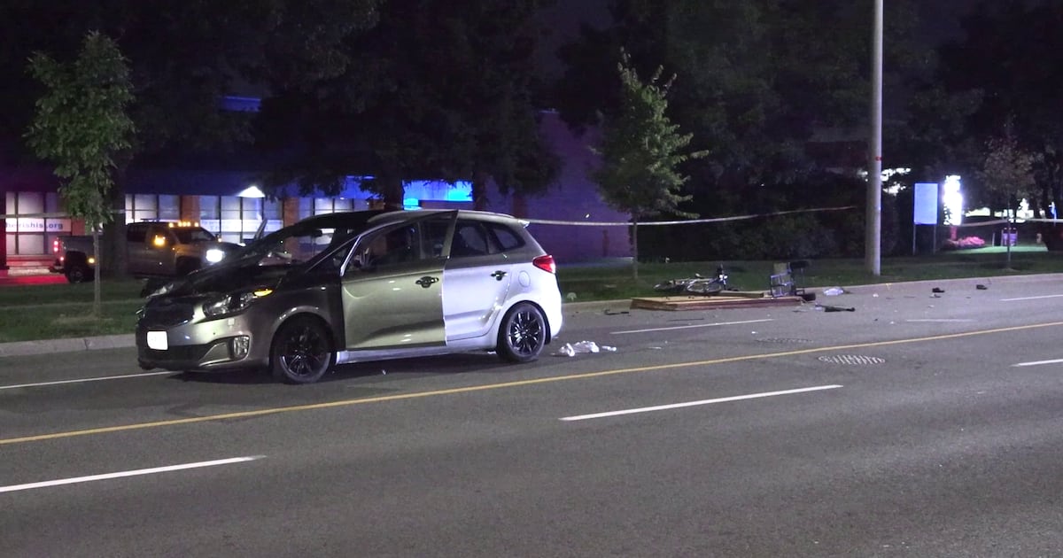Markham collision: 2 pedestrians seriously injured