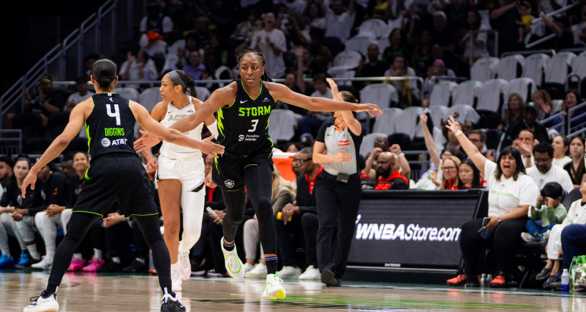 Seattle vs Las Vegas, 86-83