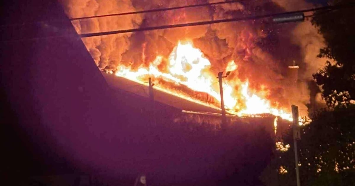 Major fire destroys elementary school in Prevost, Que. - CTV News