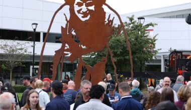 Statues unveiled to honour Terry Fox in his hometown of Port Coquitlam, B.C. - CTV News