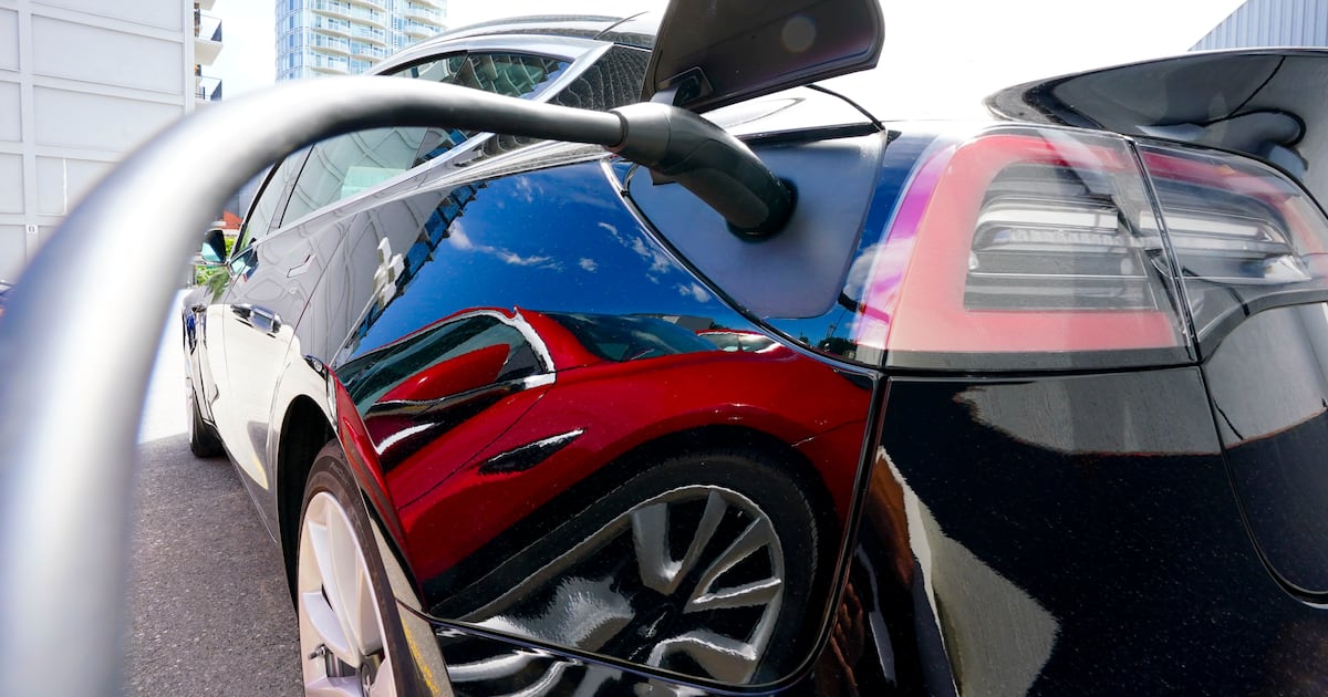 Electric vehicle sales drop as Canadians embrace hybrids: StatCan - CTV News