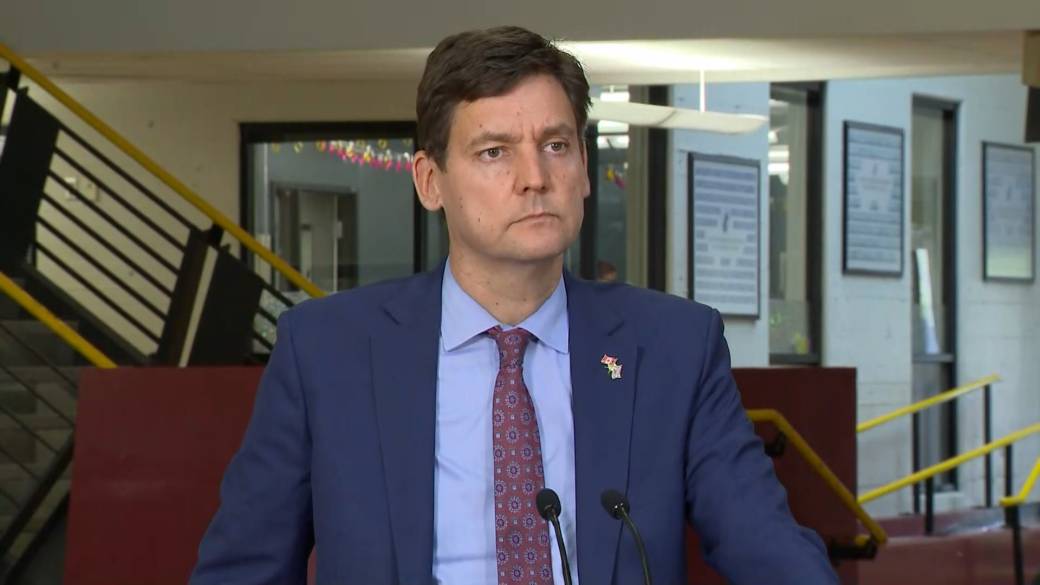 Click to play video: 'B.C. premier takes aim at temporary foreign worker program'