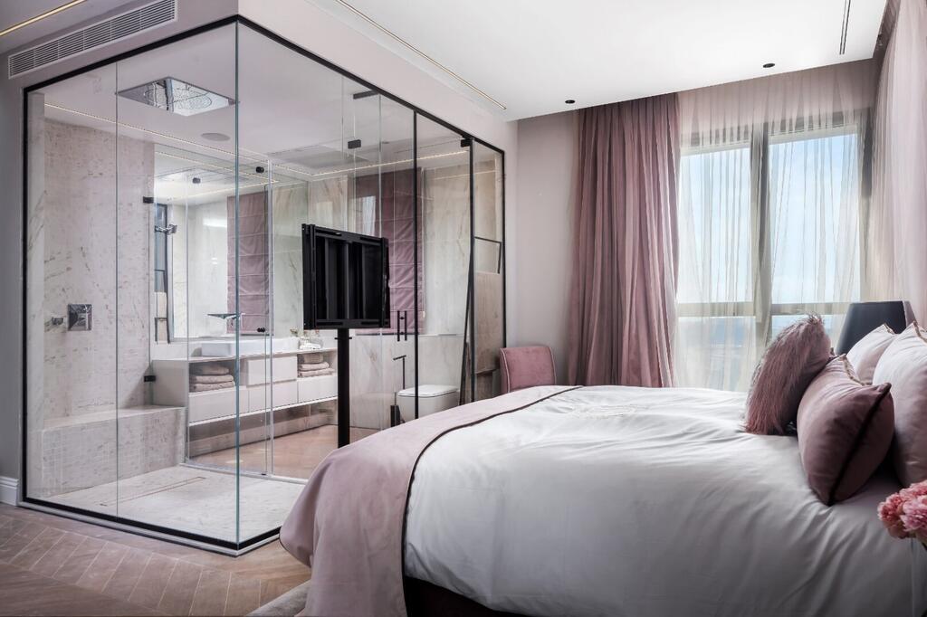 חציצה והפרדה באמצעות זכוכית