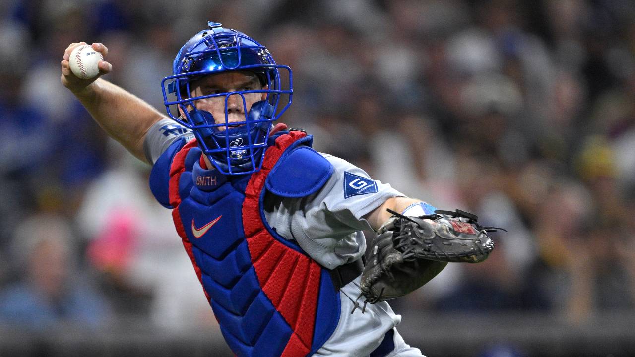 Dodgers' Will Smith to miss rest of regular season with hand fracture