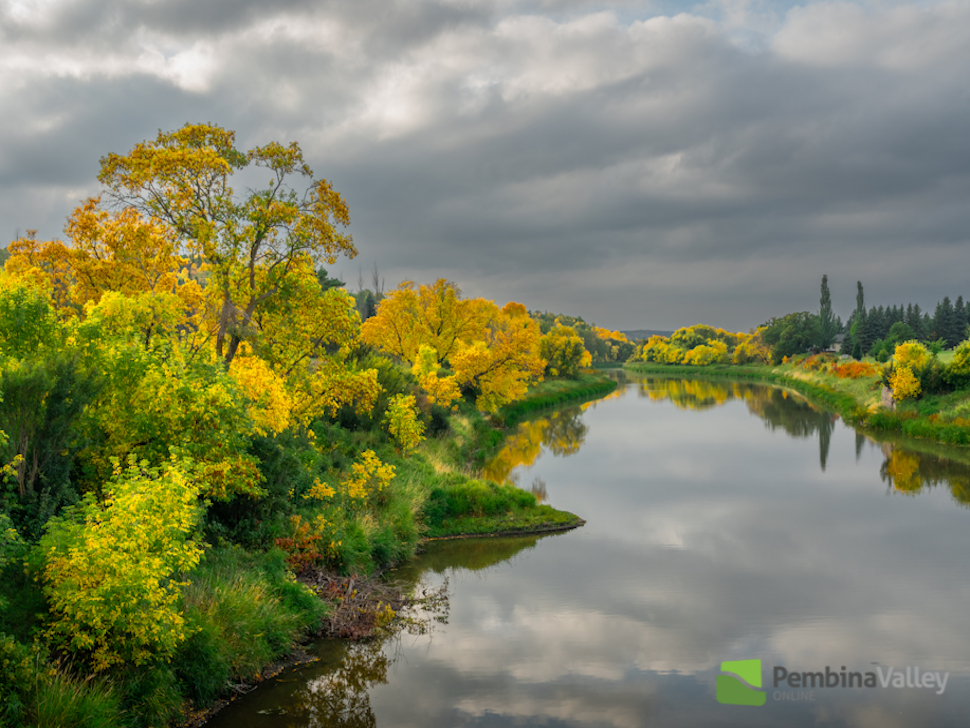 Pembina Valley’s first fall colours: La Riviere through Terrance Klassen’s lens - PembinaValleyOnline.com