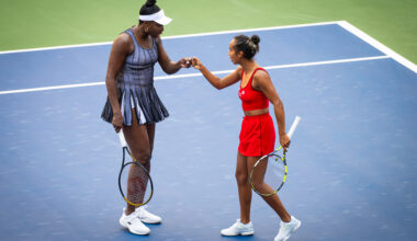 Big shots and bigger grins take Williams and Fernandez to the US Open quarters