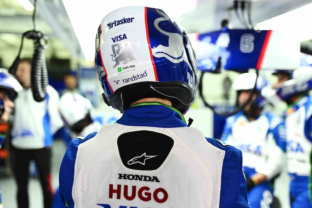 F1 drivers launch wild $1k Aussie call for “big, bold, badass” helmet design on Airtasker