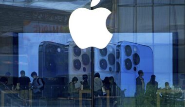 Apple (AAPL) Stock Tanks Amid New Iphone Release