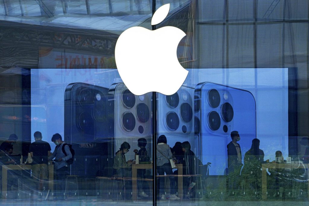 Apple (AAPL) Stock Tanks Amid New Iphone Release