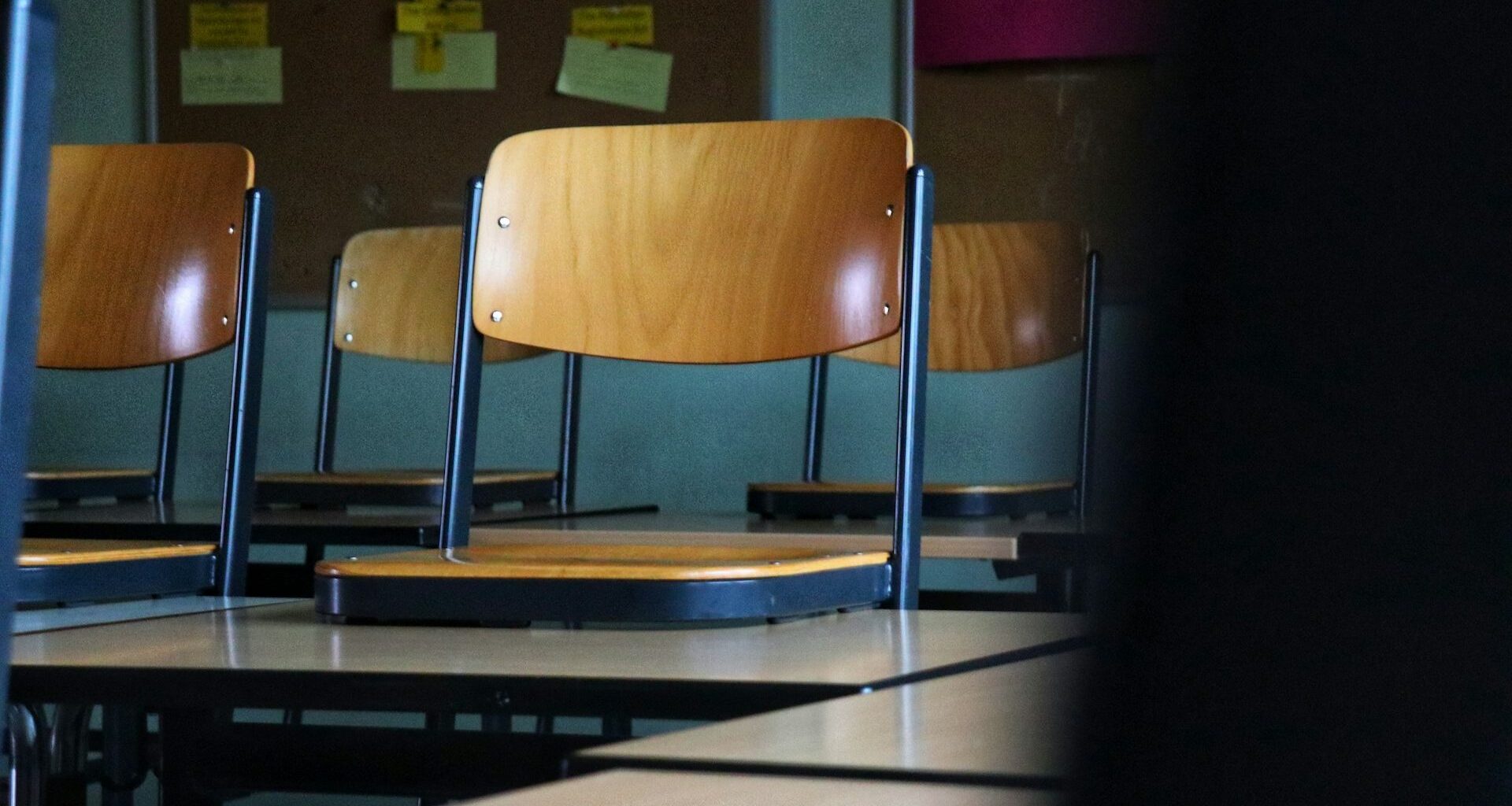 15-year-ban given to B.C. teacher who messaged student more than 190 times in 3 weeks