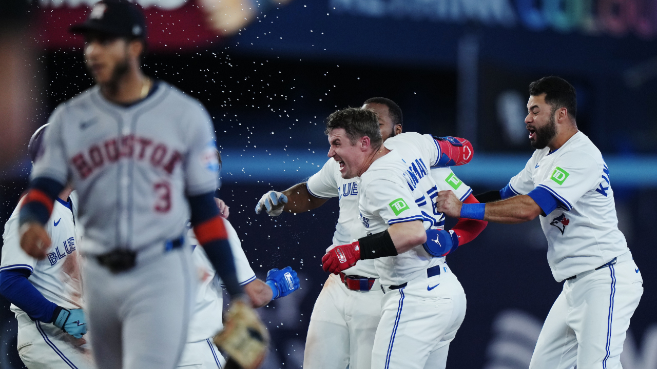 Blue Jays cap challenging day with dramatic walk-off win