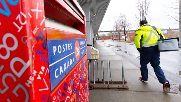 Union demands Canada Post return to bargaining or it will 'consider stronger actions'