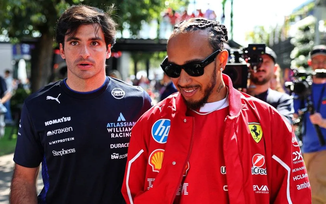carlos-sainz-lewis-hamilton-ferrari