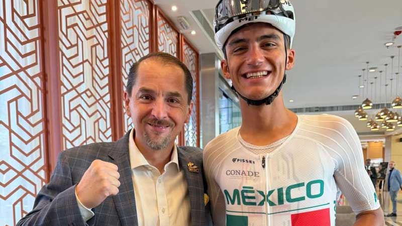 WBC Stands with Isaac del Toro in Rwanda