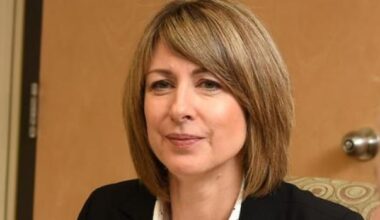 Alberta privacy commissioner raises concerns over citizenship details on driver's licences