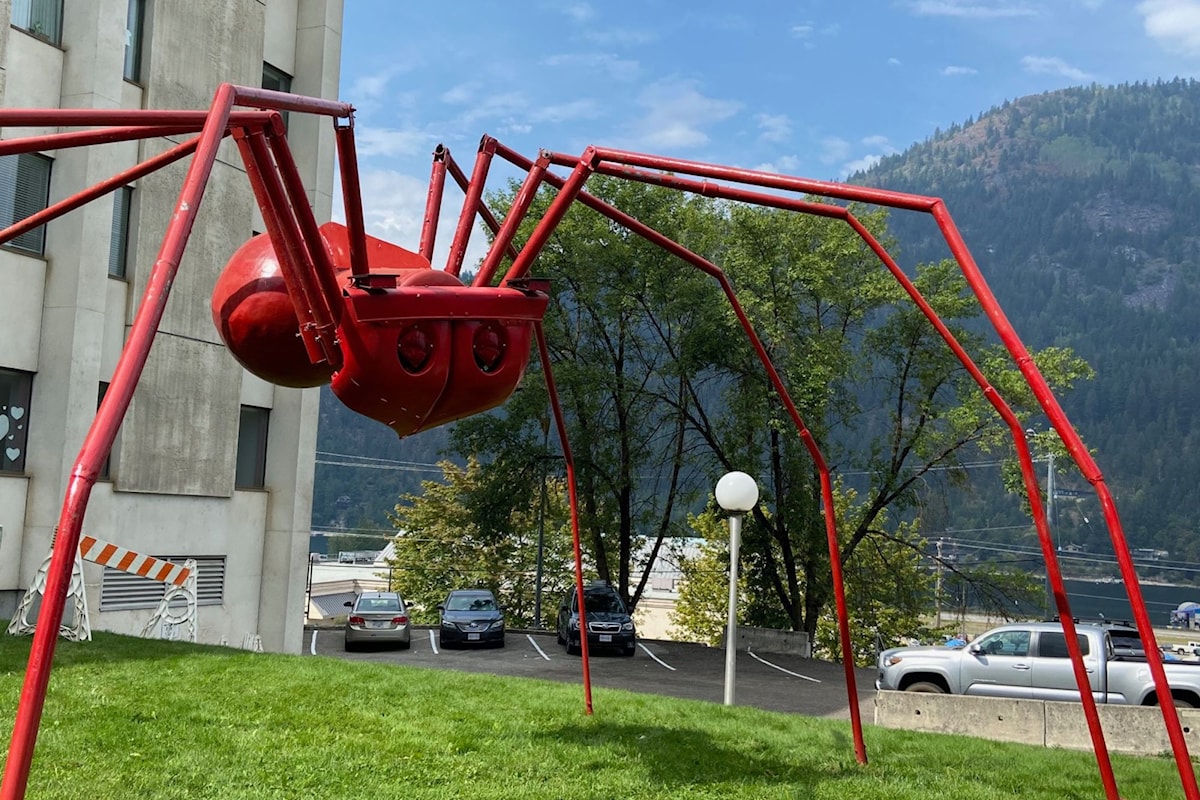 Donated sculptures installed at City Hall, Lakeside Park