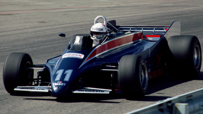 Elio de Angelis drives the Essex Team Lotus Cosworth 88
