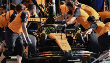 McLaren has serious problem with pit stops