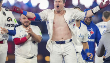 Blue Jays storm back to walk off Astros in 10th