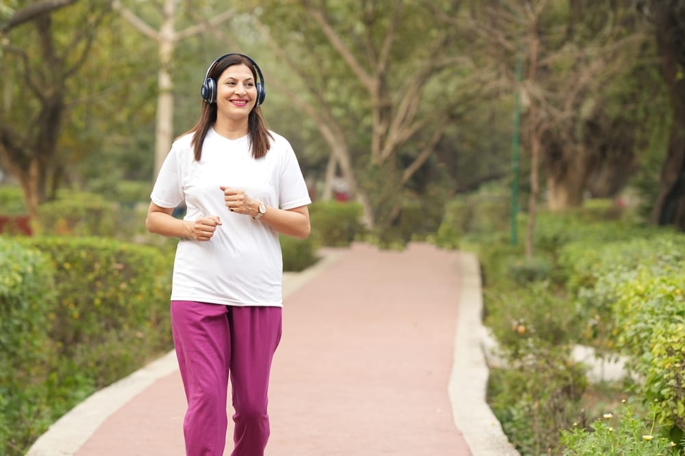 Try brisk walking.(Shutterstock)