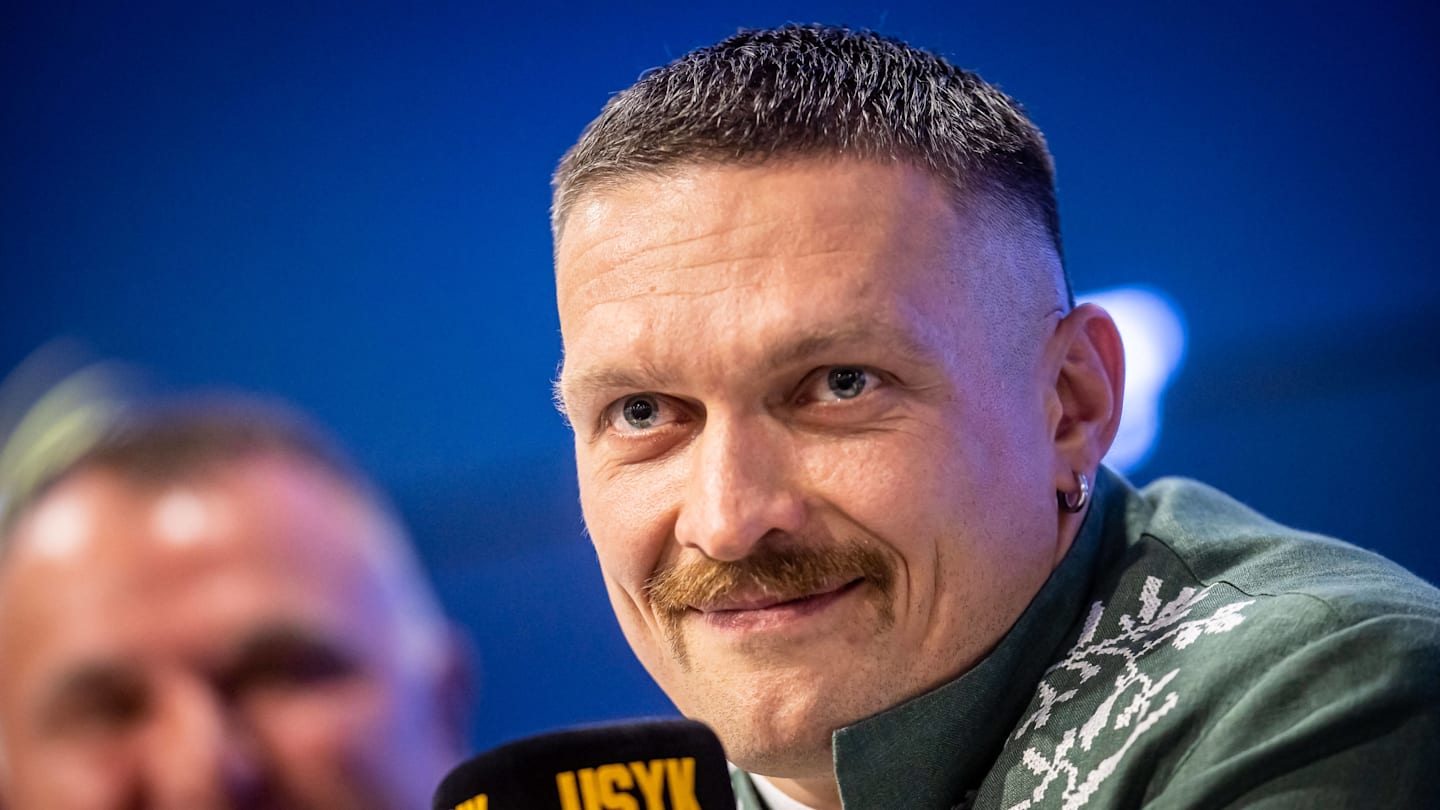 Lennox Lewis Sends Clear Message To Oleksandr Usyk On Retirement