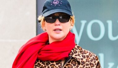 Jennifer Lawrence Wore Comfy Blundstone Clogs for Fall