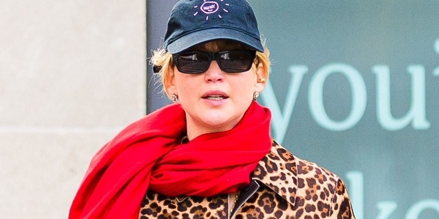 Jennifer Lawrence Wore Comfy Blundstone Clogs for Fall