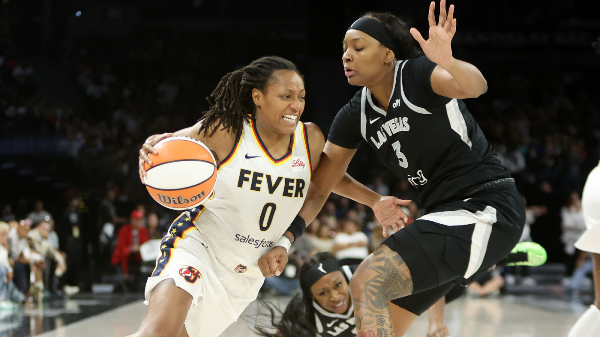 WNBA semifinals: Indiana Fever guard Kelsey Mitchell injures leg in must-win Game 5, ruled out for game